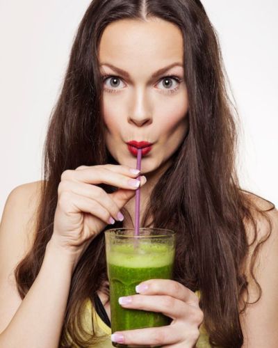 Por qué beber jugos digestivos