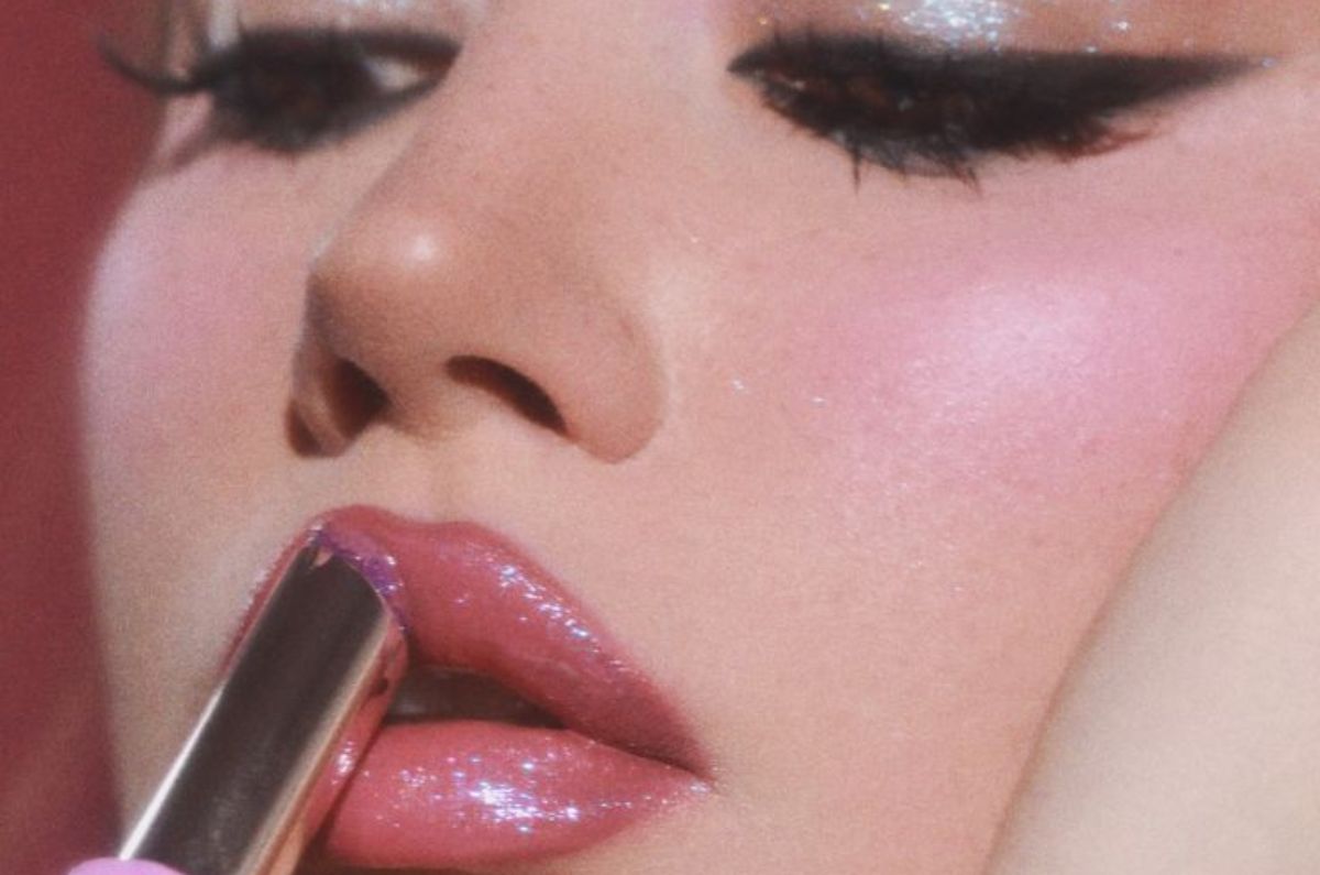 ¿Cómo usar labiales con brillo para un look de Año Nuevo espectacular?