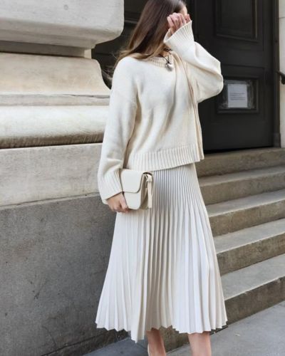 Outfits de invierno en el color del año 2026 