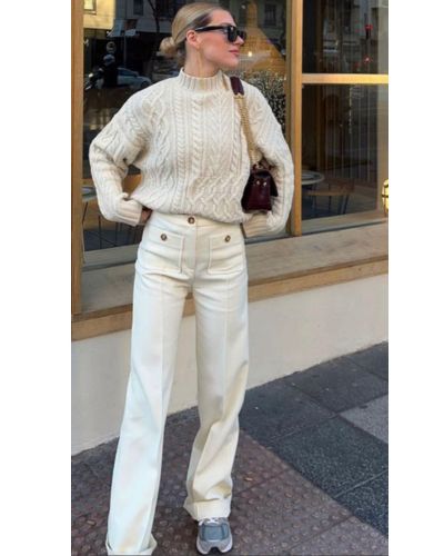 Looks en cloud dancer con jeans rectos