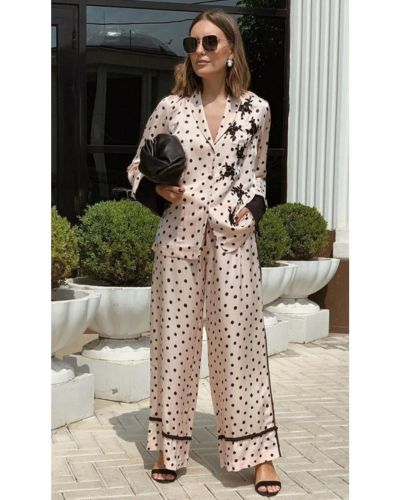 Looks con pijamas estampajas para Navidad