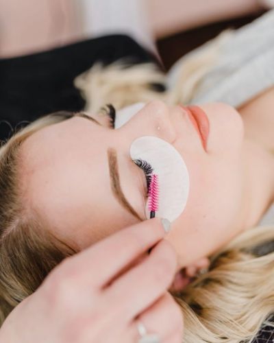 Cuidados de pestañas postizas