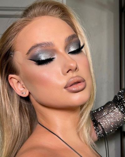 Smokey eye con sombras plateadas 