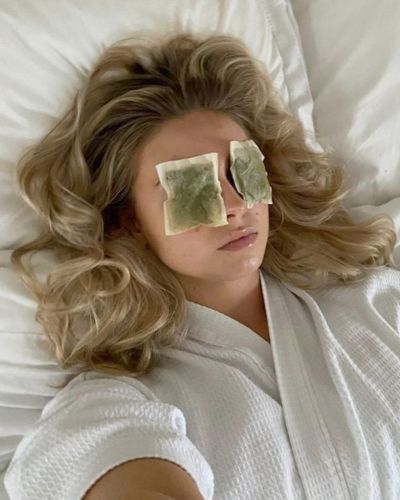 Té de manzanilla para ojeras