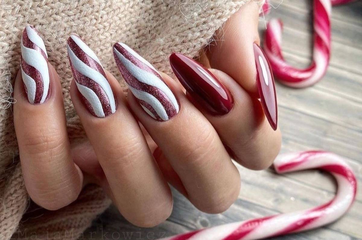 Uñas navideñas: diseños con bastones de caramelo que debes llevar esta Navidad