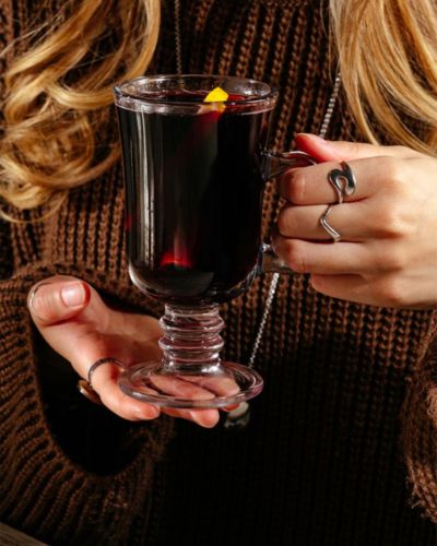 Taza de vino caliente
