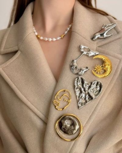 Broches maximalistas