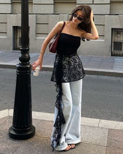 Cómo combinar un top lencero con pantalones anchos