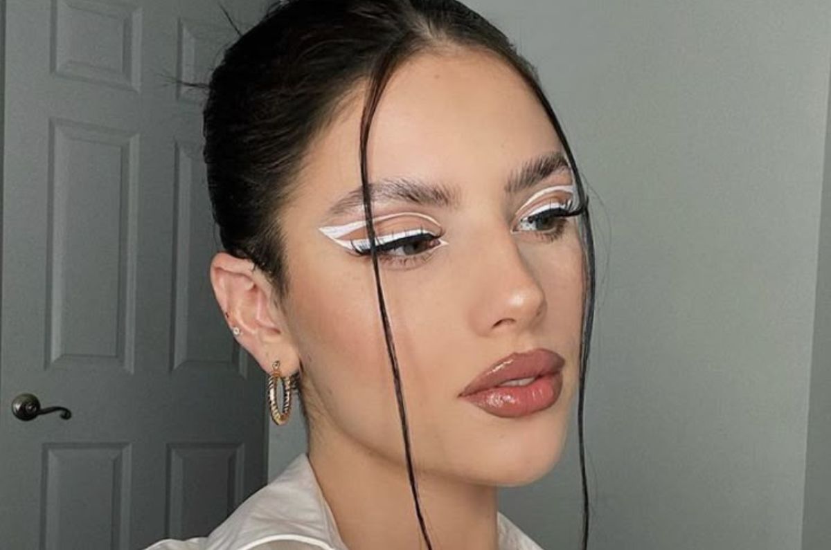 Delineador blanco: la tendencia de maquillaje arriesgada y HERMOSA que domina el 2026