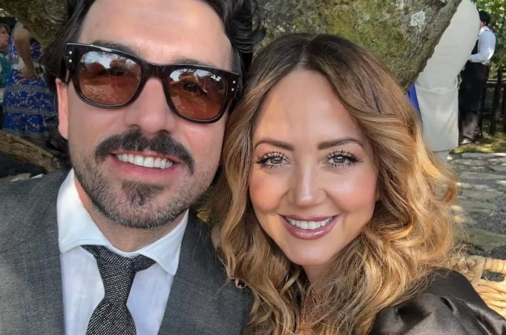 Selfie de Andrea Legarreta y Carlos Origel