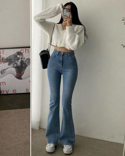 Los pantalones bootcut avorecen especialmente a siluetas que buscan equilibrar caderas anchas o aportar curvas.