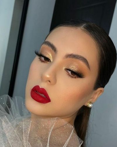 Sombras doradas + labios rojos 