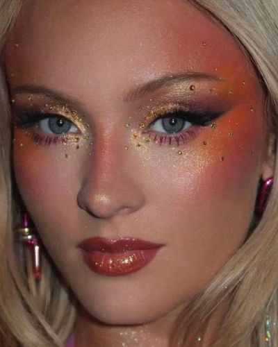 Look ahumado en tonos naranjas