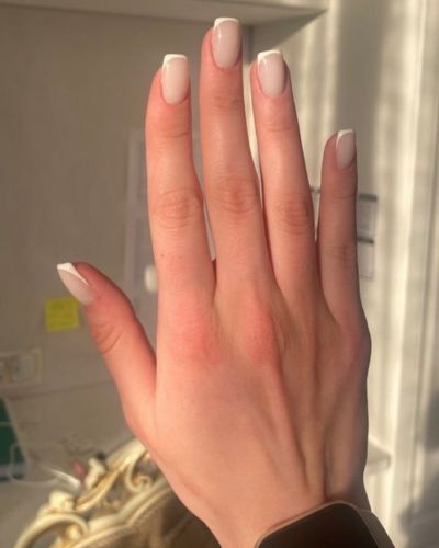 Milky nails con francés blanco