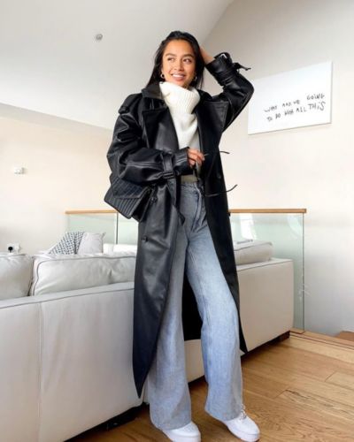 Look casual con abrigo de cuero negro 