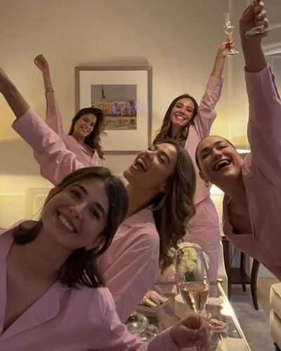 Noche de San Valentín con amigas