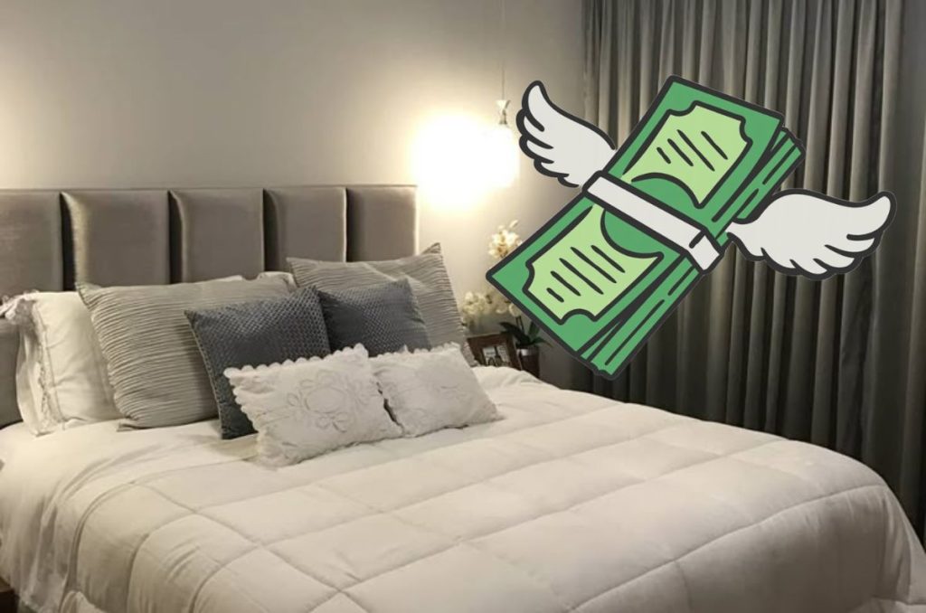 La razón por la que no debes dejar dinero sobre la cama