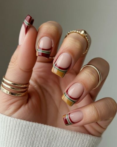 Preppy nails french