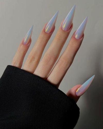 Foto de mano con forma de uña stiletto