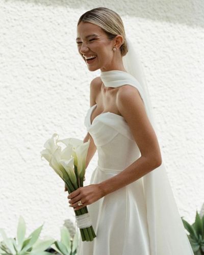 Las formas orgánicas toman protagonismo este año y los Ramos de novia con cala lily representan justo eso