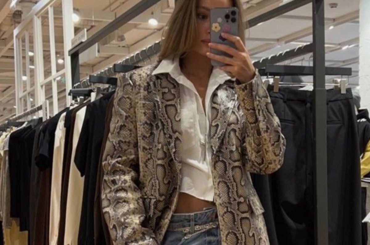¿Cómo incorporar el snake print a tus outfits sin exagerar?