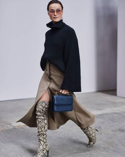 Lleva el estampado de en accesorios como botas largas 