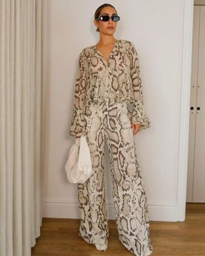 Total look snake print 