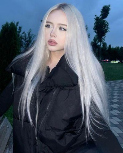 Llevar el cabello blanco será un must para hacer referencia al color del año 2026