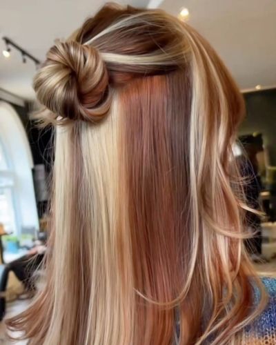 El tinte efecto carey es una mezcla de rubio claro, oscuro y cobrizo