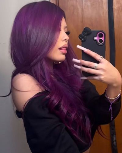 Los tintes violeta son perfectos para una melena elegante 