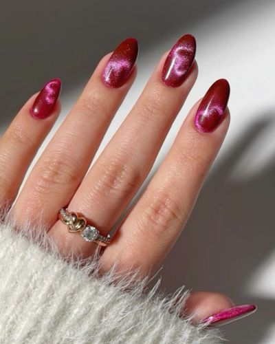 Uñas cat eye en color rojo
