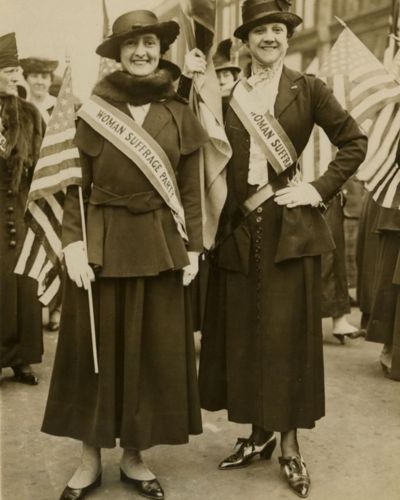El origen Día de la Mujer tiene raíces profundas en movimientos laborales y sociales que buscaban visibilizar la importancia de las mujeres en todos los ámbitos de la sociedad.