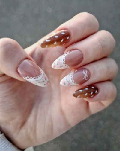 Uñas de ciervo con encaje blanco