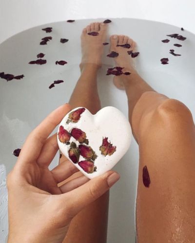 Las bombas aromáticas para el baño en forma corazón