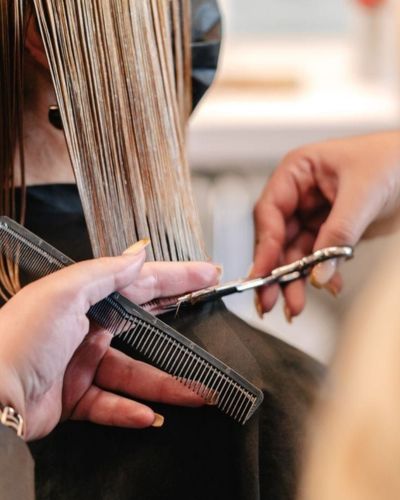 Conocer cuáles son los días para cortarse el cabello febrero 2026 puede hacer la diferencia: corte de cabello rubio cenizo