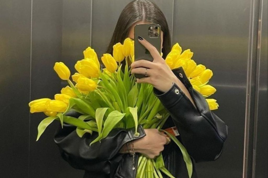 El 21 de marzo no solo marca el incio de la primavera, sino también el día en que se regalan flores amarillas