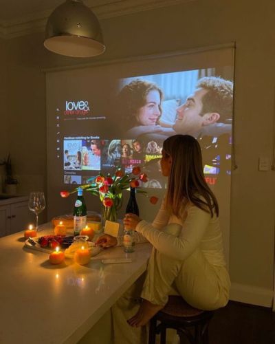 Ir al cine cola o ver pelis en casa a solas es una cita que debes hacer contigo misma, por lo menos una vez en la vida 