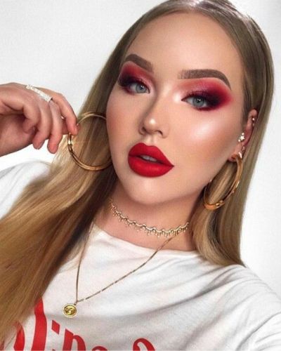 El color rojo es temido por crear demasiada intensidad, pero aplicado de la forma correcta es hermoso