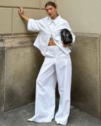 Los looks en color balnco son tendencia esta primavera por su versátilidad en estilos