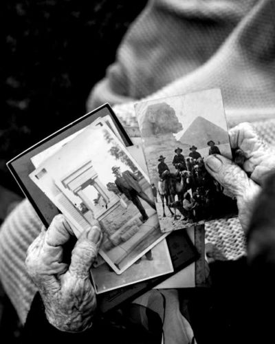 Revisitando las fotos y recuerdos que nuestras abuelas guardaban para desoúes