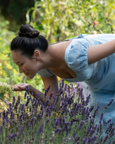 Sophie Beckett es la protagonista de la primera y segunda parte de Bridgerton 4