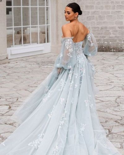 Los vestidos de novia de colores no te roban protagonista como novia, al contrario te hacen diferente 