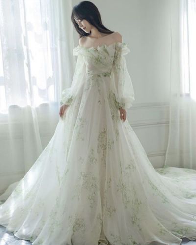 Vestido de novia menta con flores 