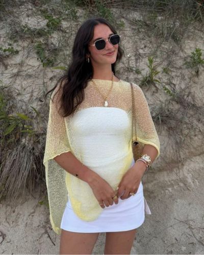 Las capas transparentes no buscan disfrazarte, sino ayudarte a jugar con tu estilo de una forma más libre y ligera.