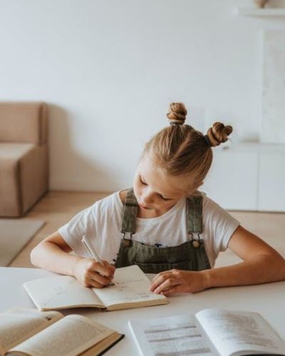 Esta Semana Santa, los niños podrán hacer muchas más cosas que solo estar en el teléfono: actividades entretenidas como journaling