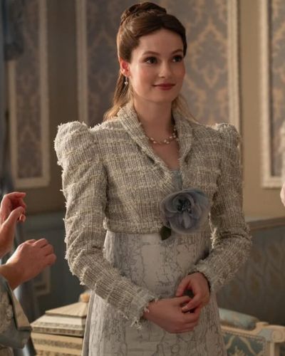 Hannah Dodd como Francesca Bridgerton
