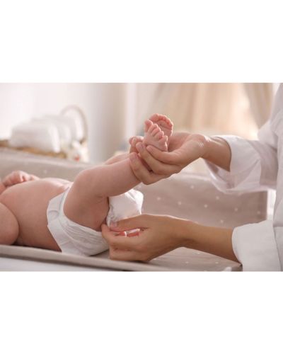 La piel de los bebés es tan delicada que pequeños descuidos en la rutina diaria pueden provocar irritaciones o rozaduras, especialmente en la zona del pañal. A