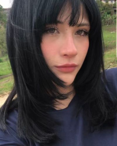 Corte cuervo con melena pelinegra