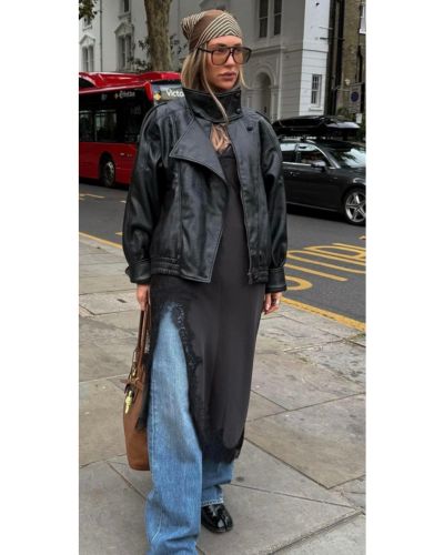 Hay prendas que transforman por completo un look, y la funnel jacket es una de ellas.