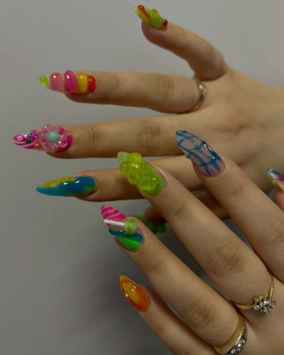 Gummy nails coloridas